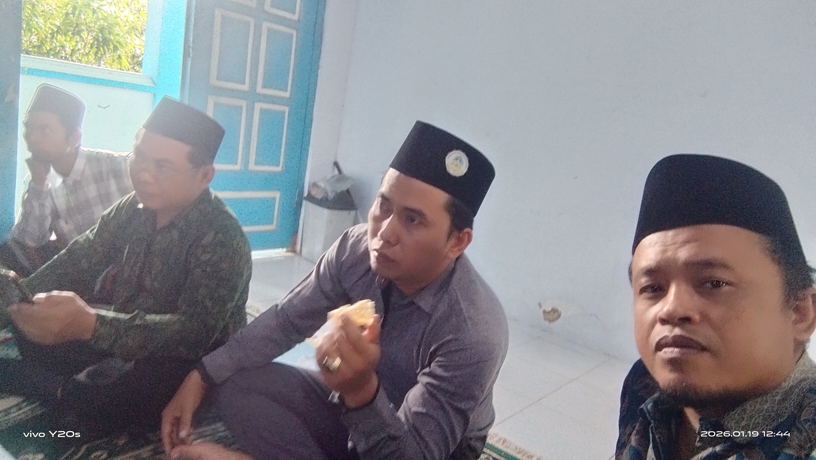 Sebagian peserta rapat dari guru putra.