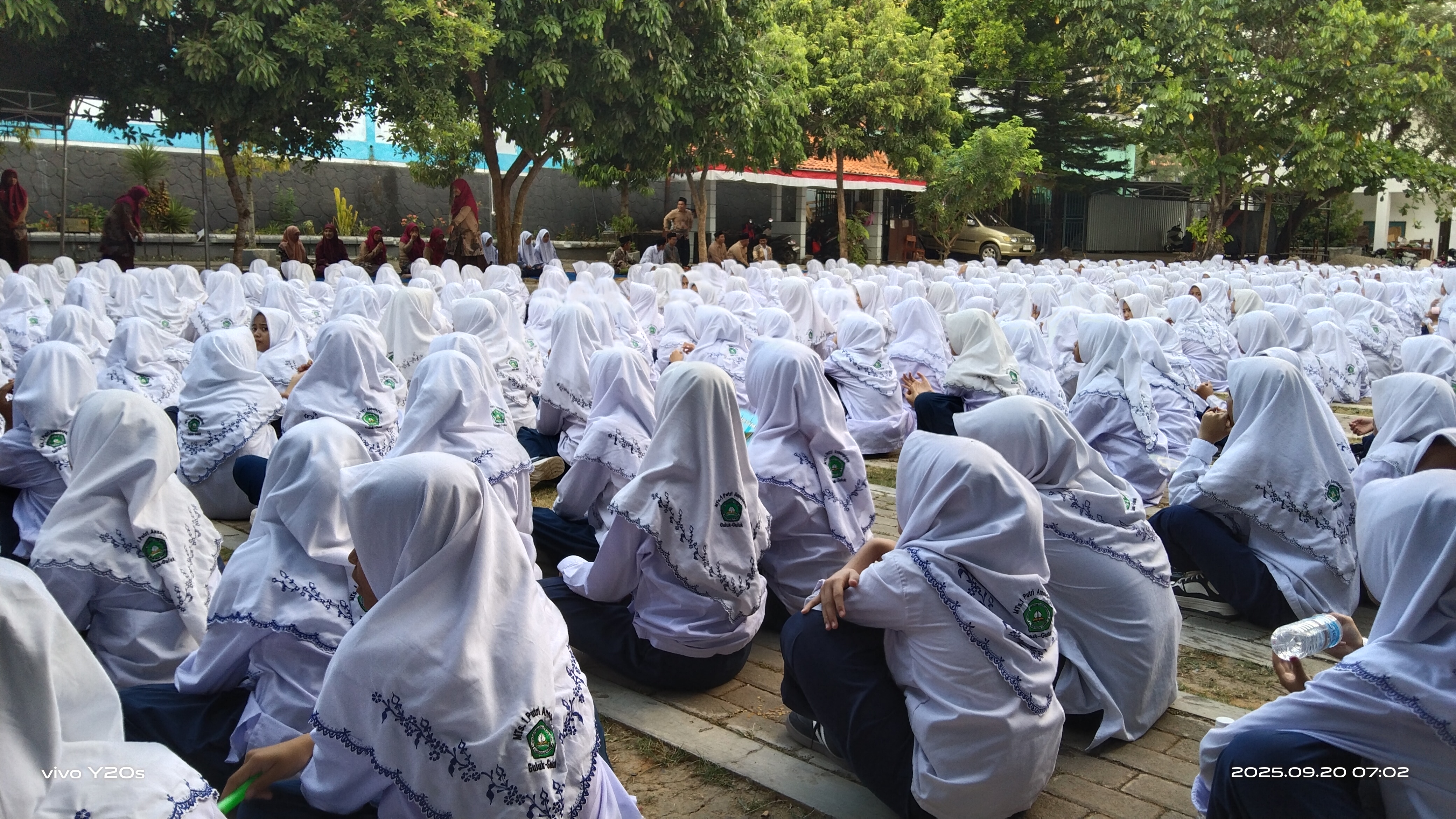 Para Siswa MTs 1 Putri Annuqayah