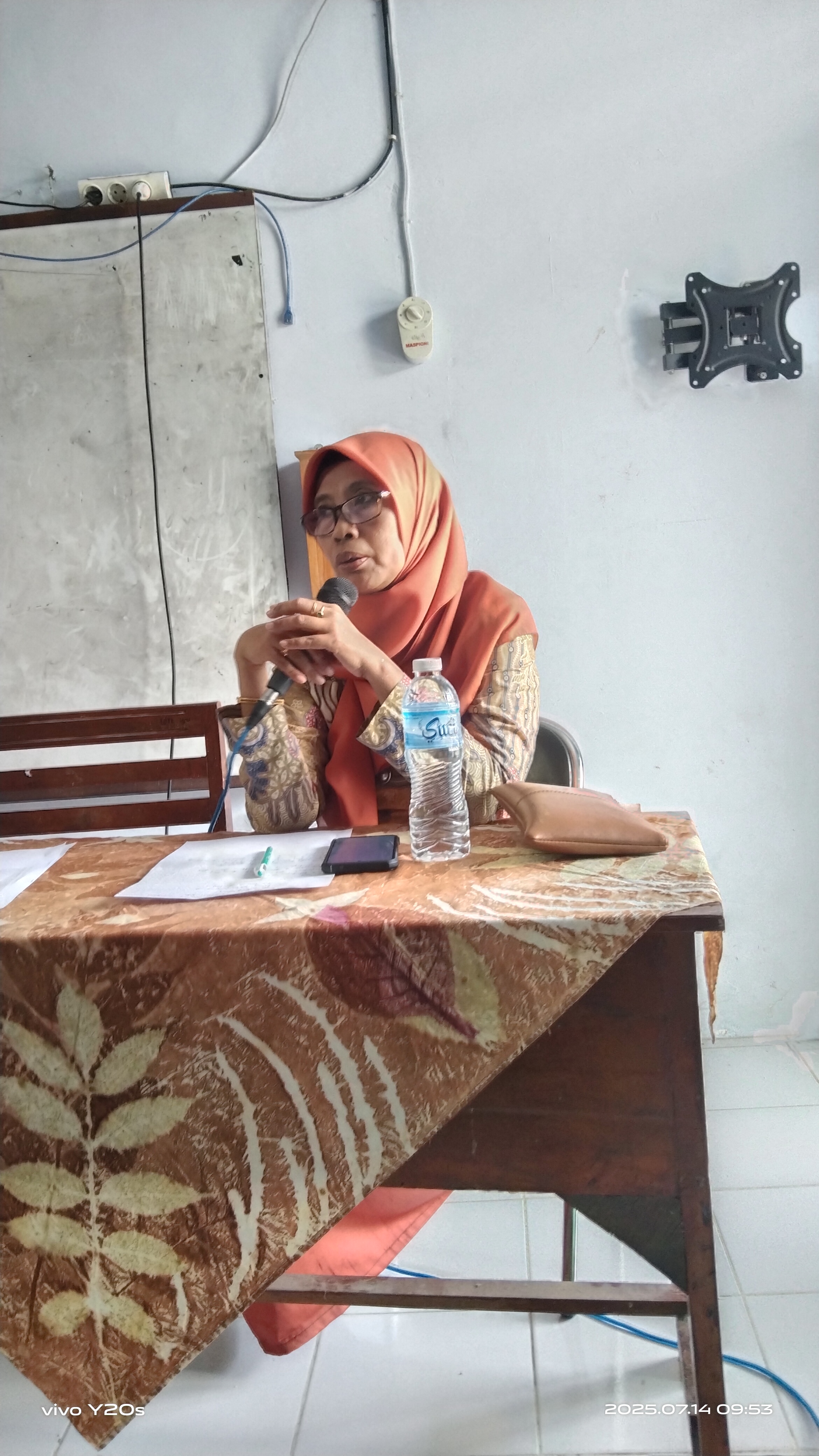 Kepala MTs 1 Putri Annuqayah